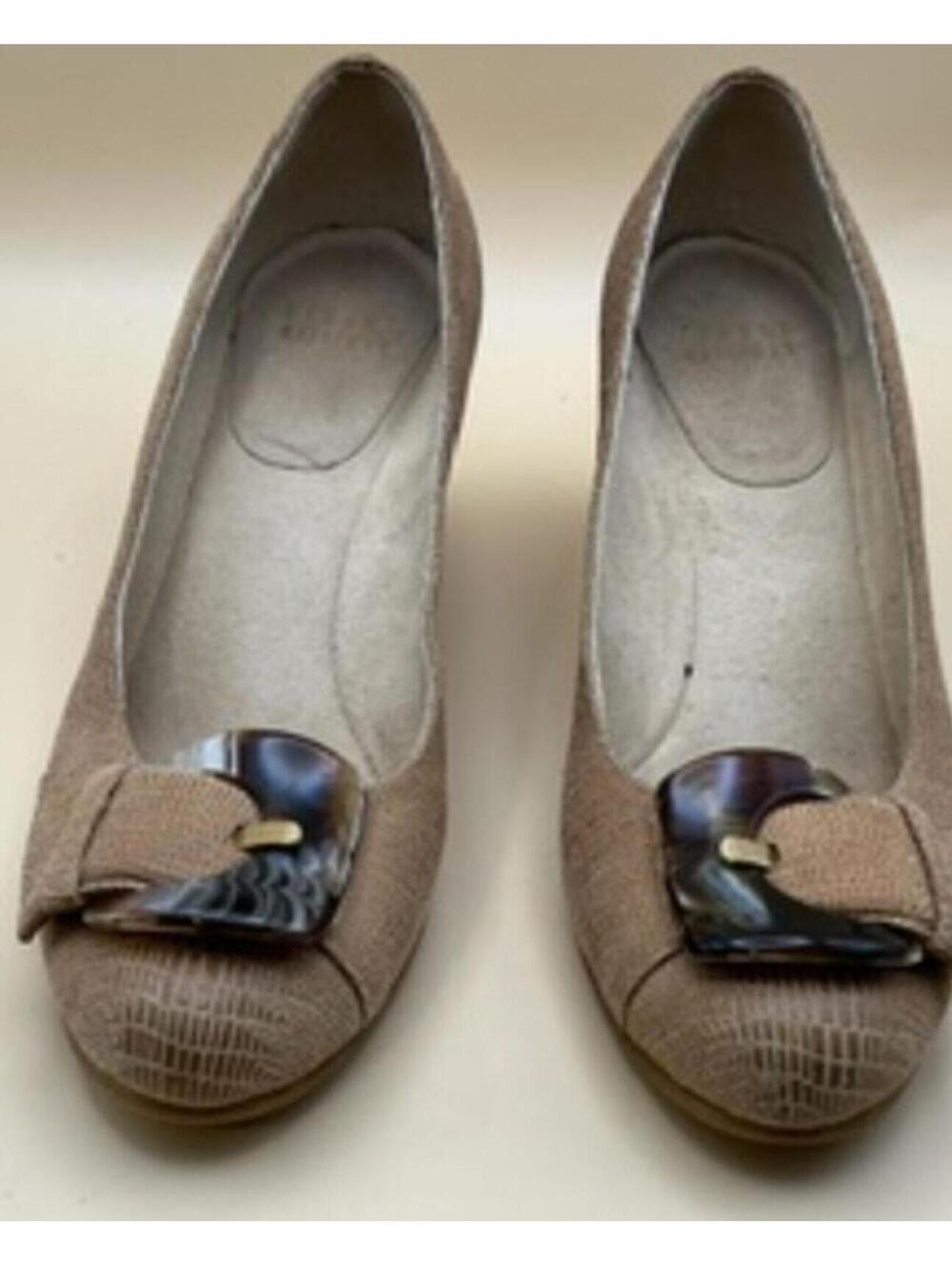 VTG Stuart Weisman tan Textured Buckle wedges  Size 6.5 CINW8085